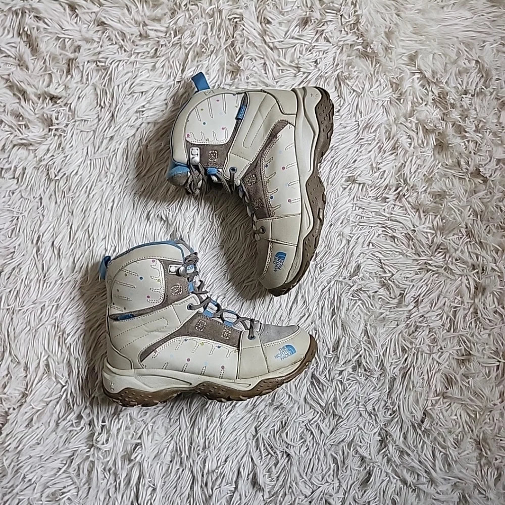 The North Face Girl's Hiking Walking Trail Outdoors Boots Shoes - 3. MSRP $85 ✨️